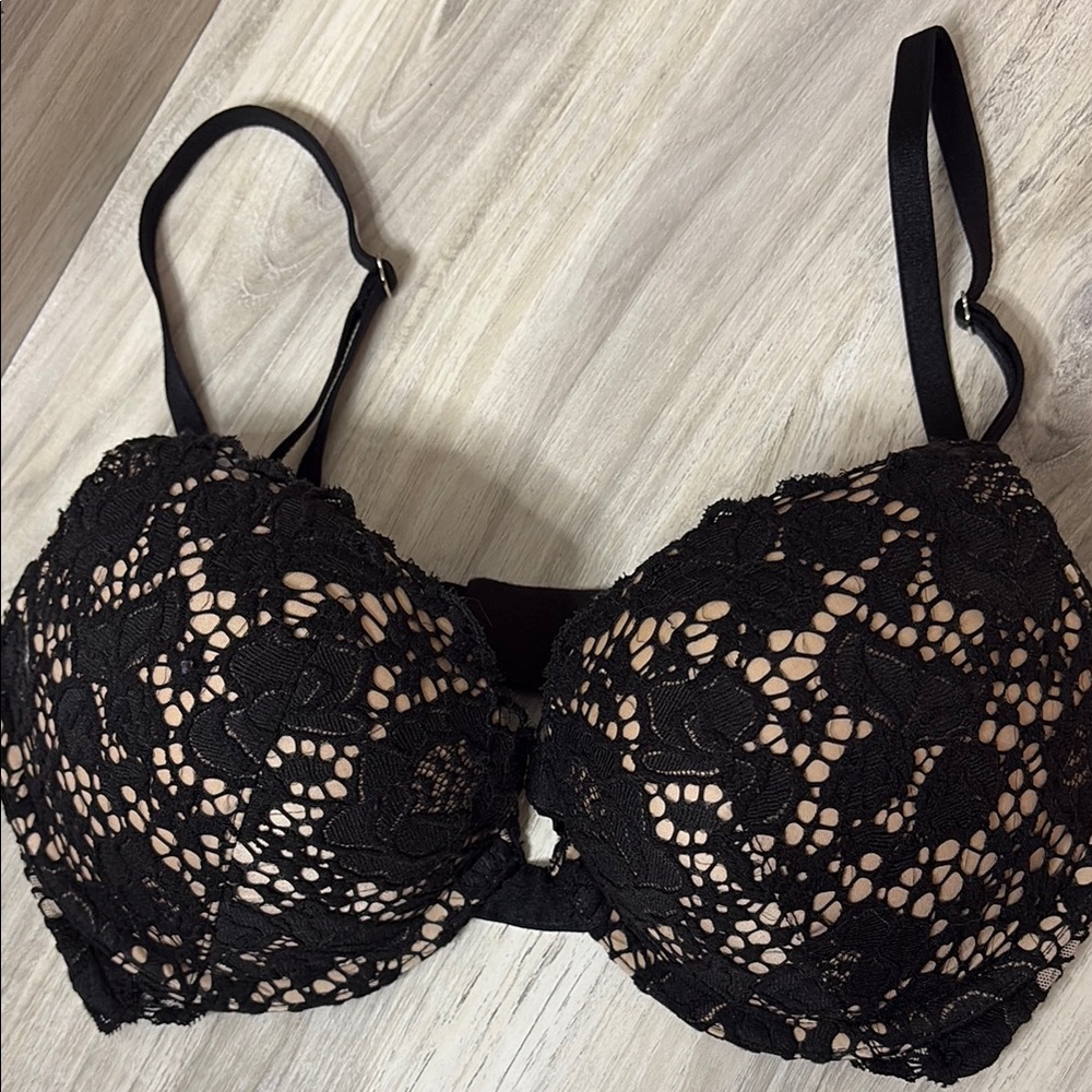 Victoria's Secret Very Sexy Black Lace pushup Bra 32D excellent condition